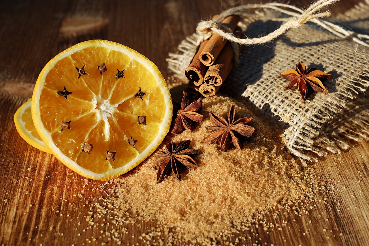 Anise and cinnamon scent